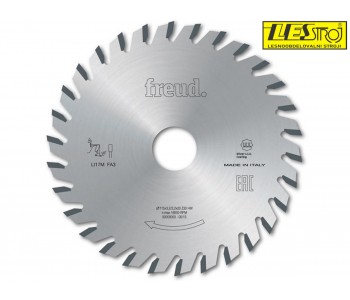 Flat tooth scoring saw blades