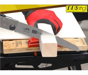 Folding japanese saw