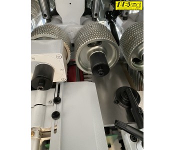 6-vretenski skobeljni stroj Reignamc