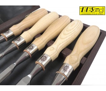 Professional straight chisels in a case RICHTER