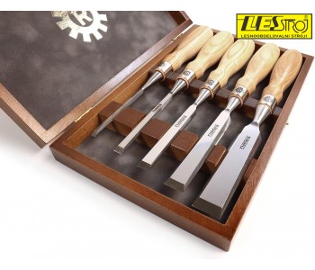 Professional straight chisels in a case RICHTER